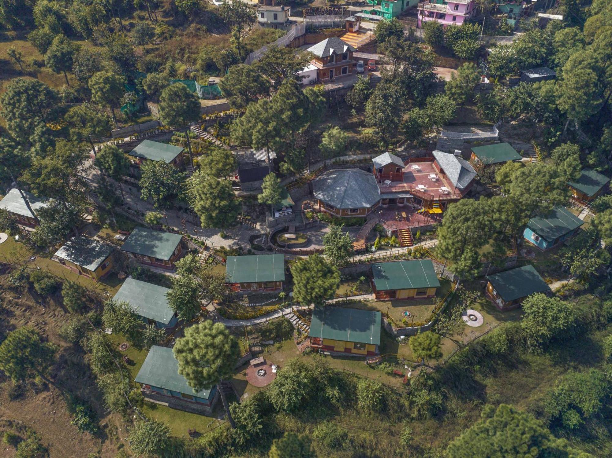 Готель A Kasauli Ggaon By Echor Екстер'єр фото