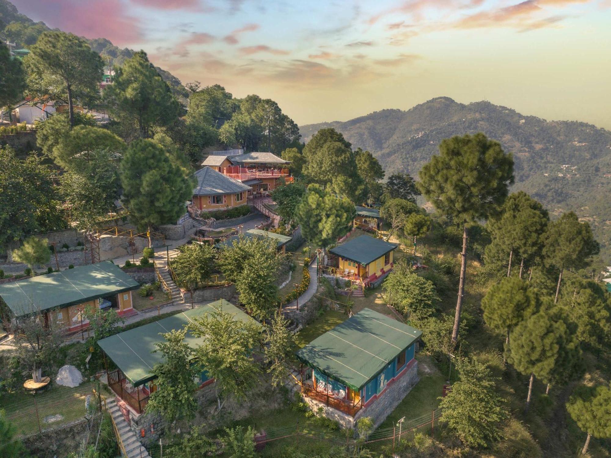 Готель A Kasauli Ggaon By Echor Екстер'єр фото