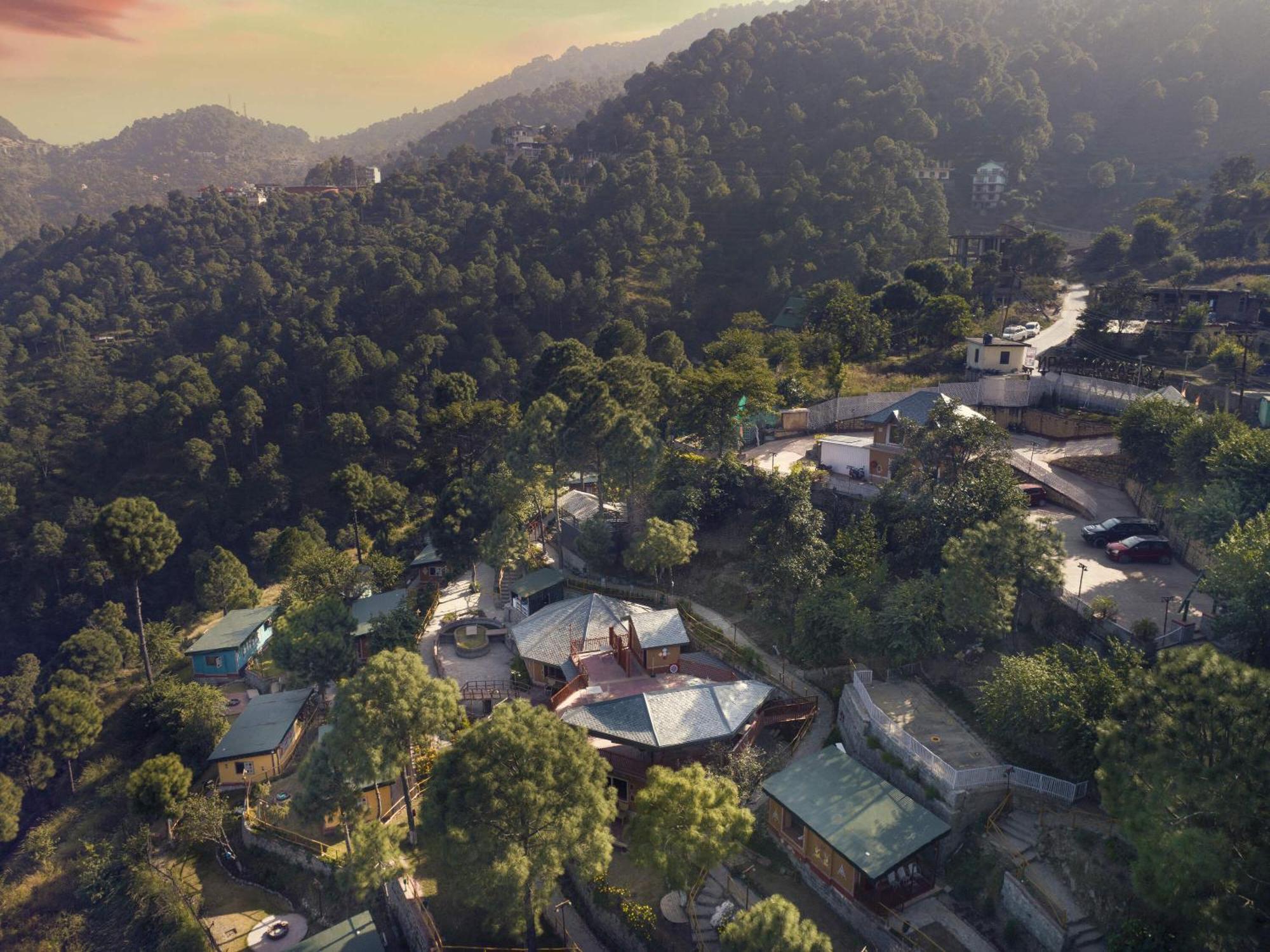 Готель A Kasauli Ggaon By Echor Екстер'єр фото