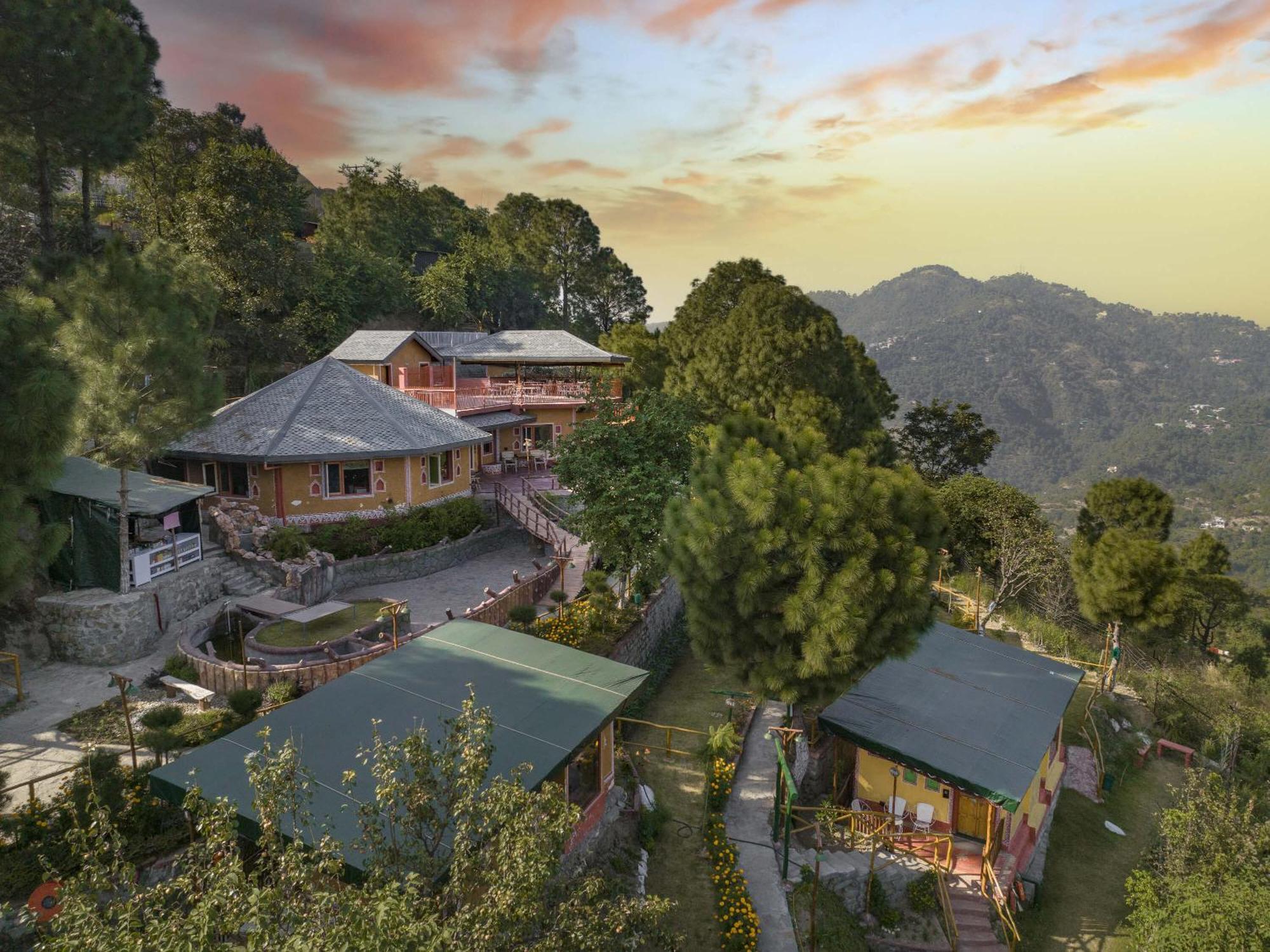 Готель A Kasauli Ggaon By Echor Екстер'єр фото
