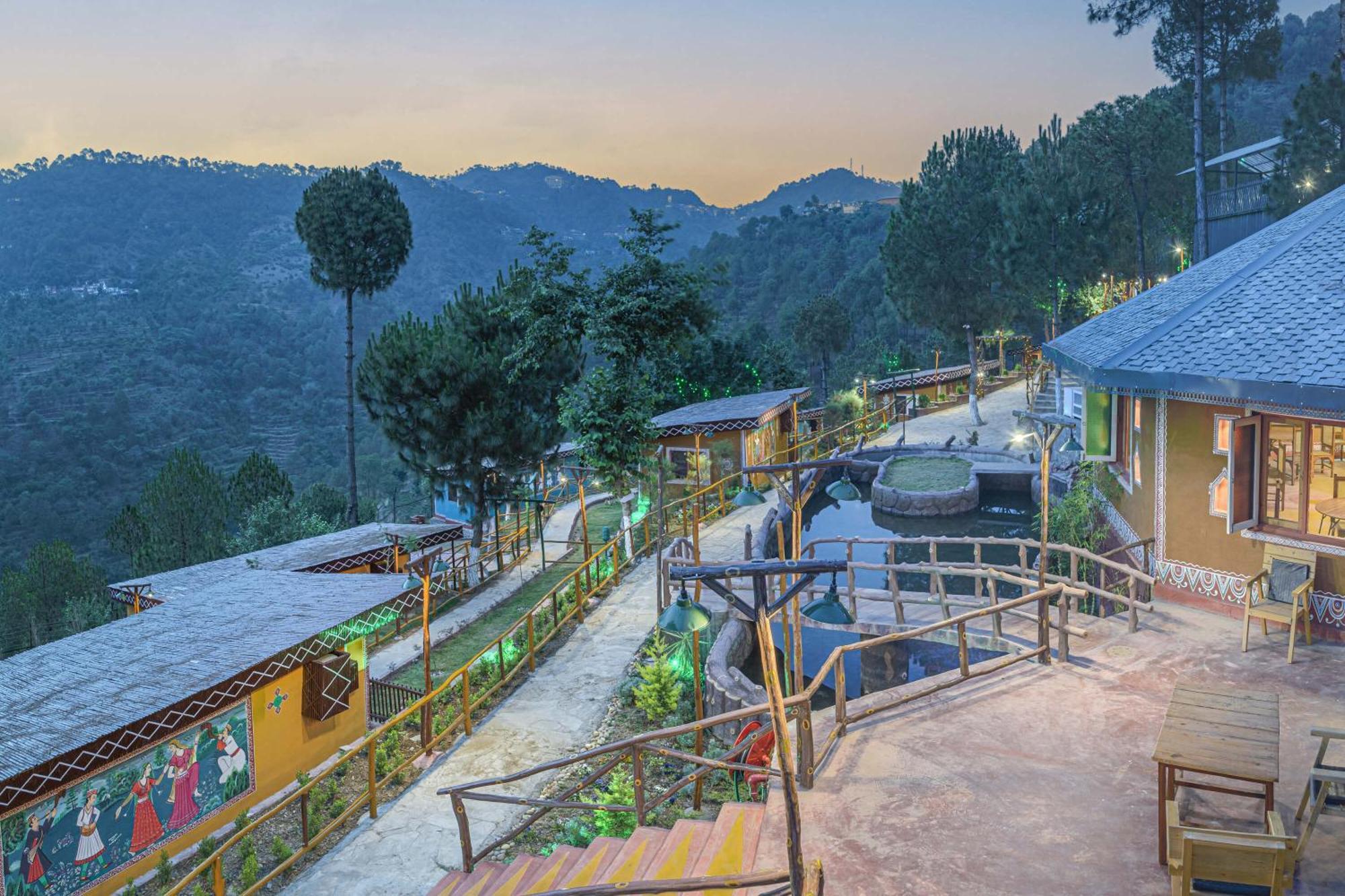 Готель A Kasauli Ggaon By Echor Екстер'єр фото