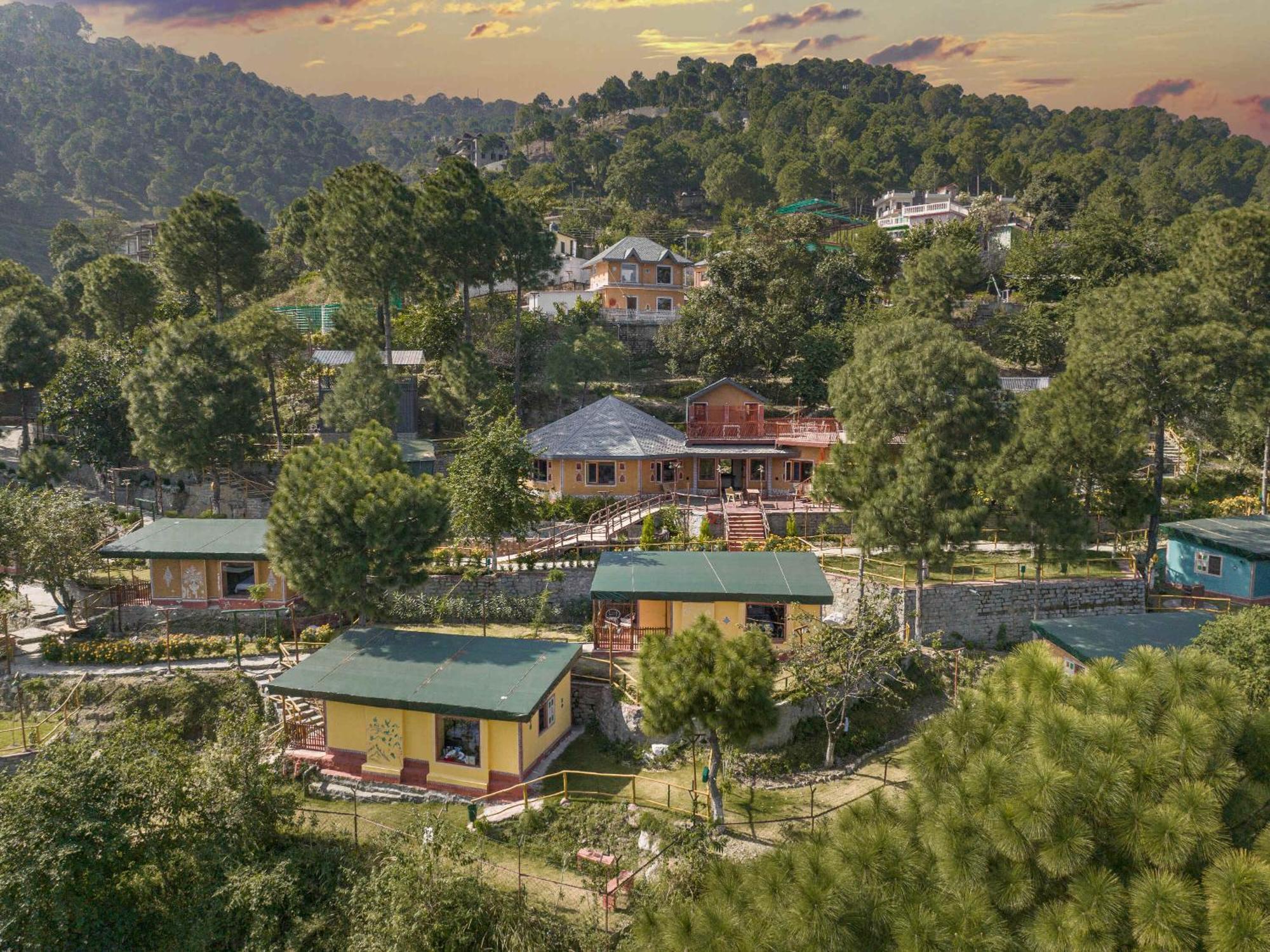 Готель A Kasauli Ggaon By Echor Екстер'єр фото