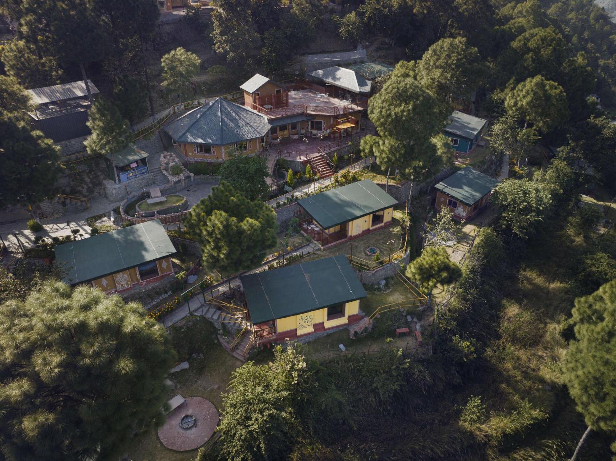 Готель A Kasauli Ggaon By Echor Екстер'єр фото
