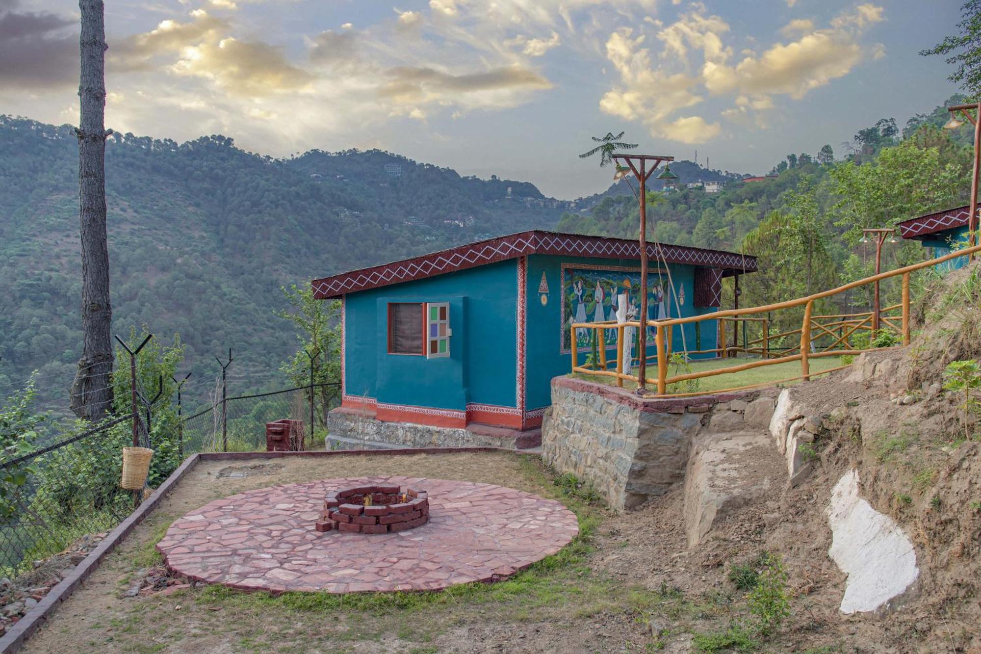 Готель A Kasauli Ggaon By Echor Екстер'єр фото